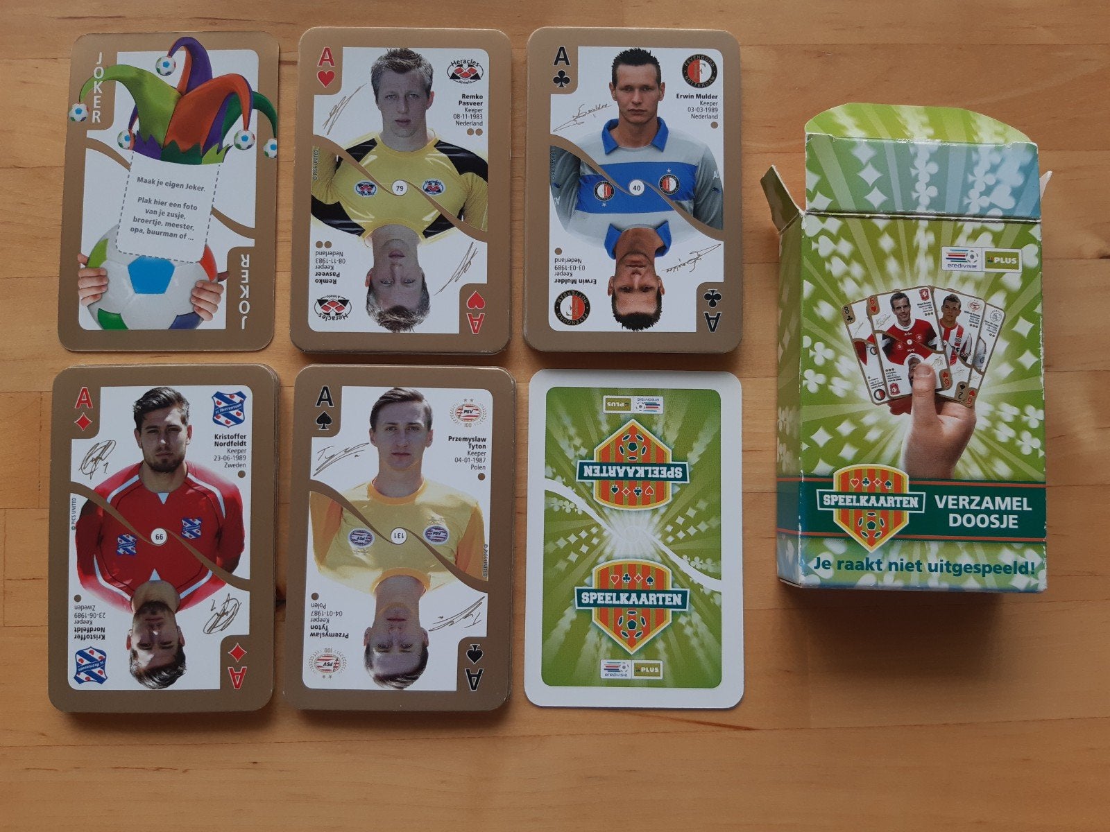 Plus voetbal speelkaarten, Ophalen of Verzenden, Zo goed als nieuw, Speelkaart(en)