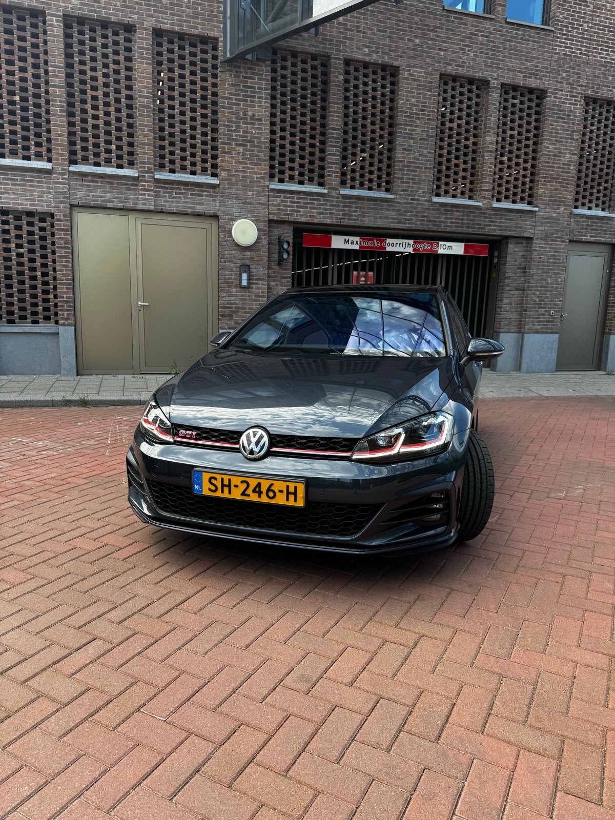 Volkswagen Golf 7.5 GTI Perfomance 245pk 7-DSG 5D 2018 Blauw, Auto's, Stof, Zwart, 1984 cc, Blauw
