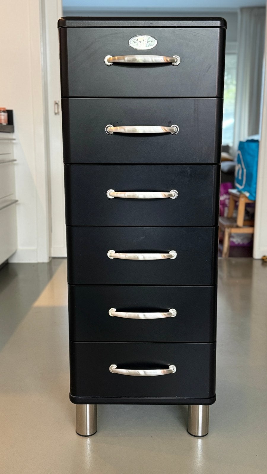Tenzo Malibu ladekast zwart – 6 laden – retro design