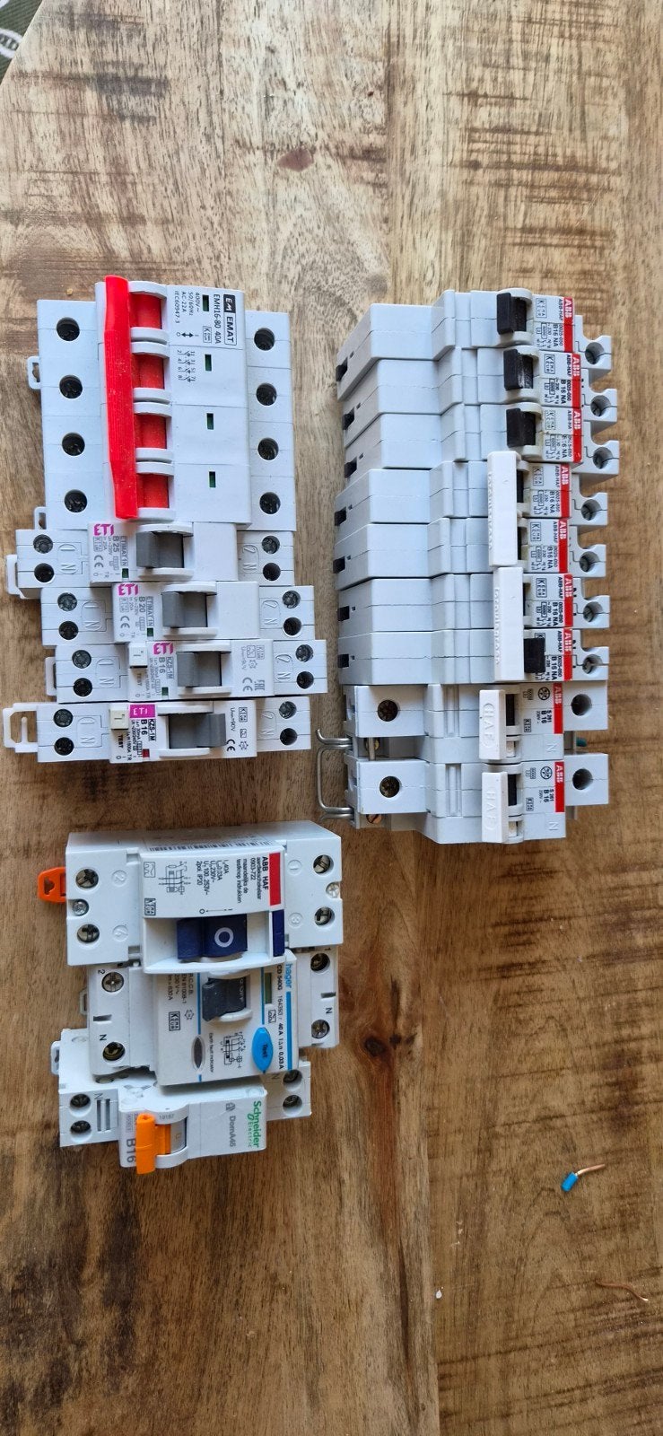 Partij gebruikte installatieautomaten en aardlekschakelaars, Ophalen of Verzenden, Gebruikt, Overige merken, Overige typen