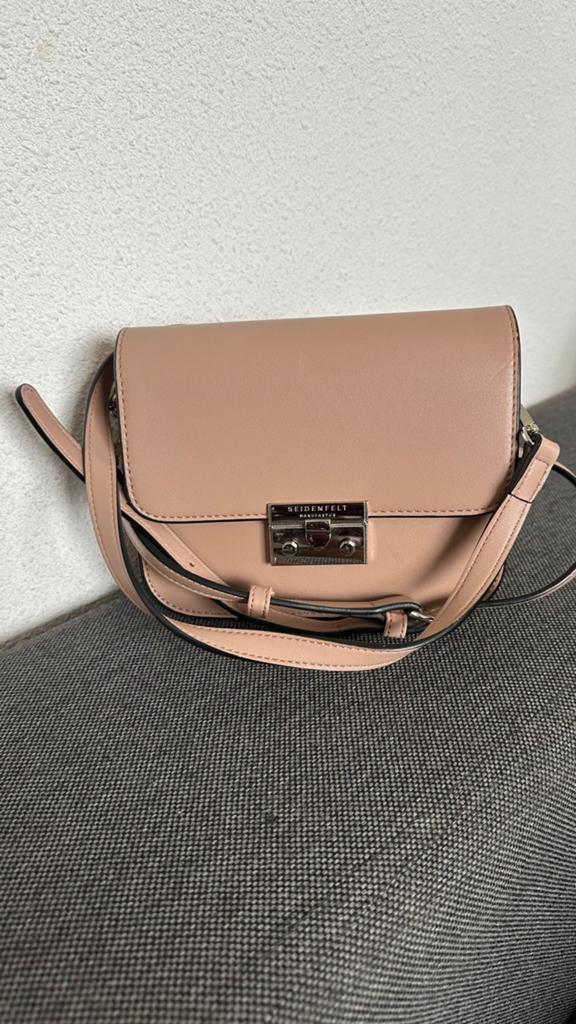 Seidenfelt nude beige crossbody bag minimalist Scandinavian, 2722CZ, Beige, Ophalen of Verzenden, Zo goed als nieuw