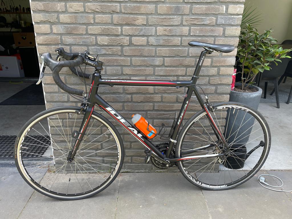 Ideal racefiets - Zwart/Rood - Goede staat, 28 inch, Gebruikt, Aluminium, 15 tot 20 versnellingen