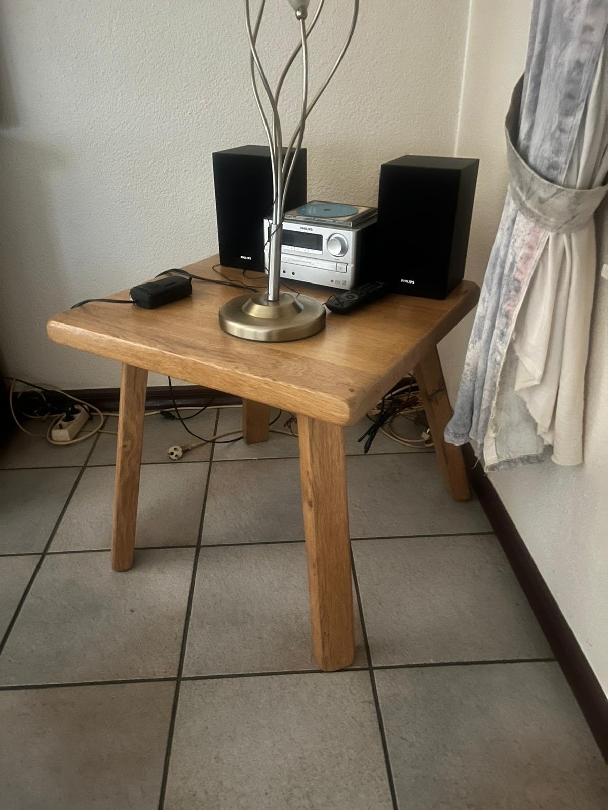 Eikenhouten bijzettafel - gratis af te halen, Huis en Inrichting, Tafels | Bijzettafels, Gebruikt, Vierkant, 45 tot 60 cm, 55 tot 75 cm