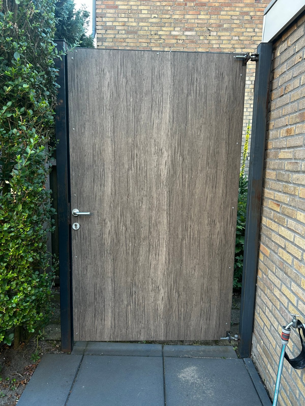 Moderne Tuinpoort - Composiet met Stalen Frame, Ophalen, Gebruikt, 100 tot 150 cm, 200 cm of meer