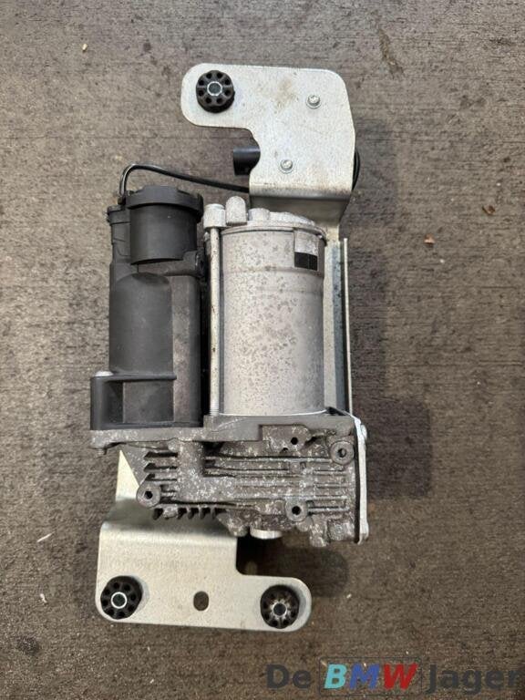 Luchtvering compressor BMW X5 E70  37206859714, Gebruikt, Ophalen of Verzenden, BMW