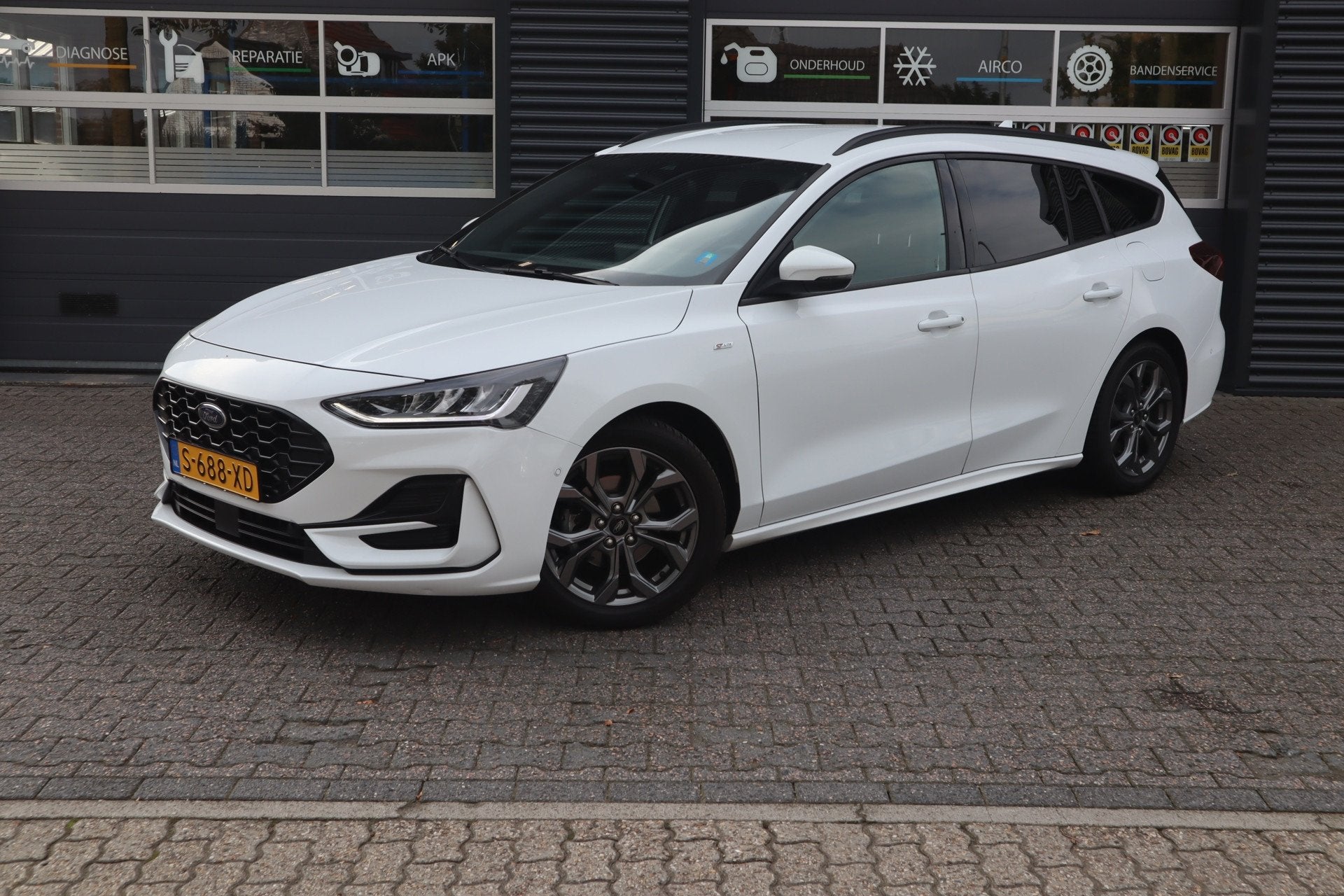 Ford Focus Wagon 1.0 EcoBoost Hybrid ST Line, Auto's, 125 pk, Gebruikt, Euro 6, Wit