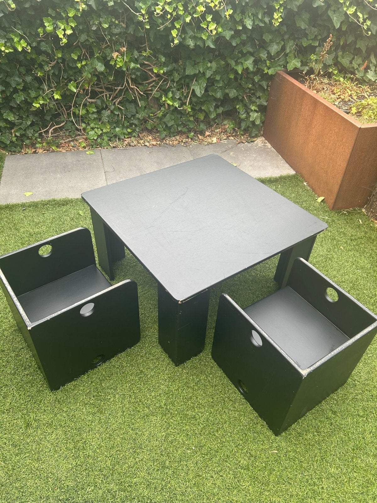 Zwart kindertafel met twee stoeltjes, Ophalen, Gebruikt, Tafel(s) en Stoel(en)