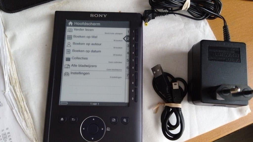 Sony Reader PRS- 300  E-reader met oplader, Computers en Software, E-readers, Gebruikt, Verzenden, 6 inch of minder, 4 GB of minder