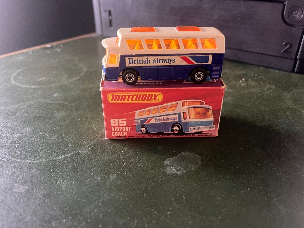 Matchbox Airport Coach British Airways in originele F2 doos, Ophalen of Verzenden, Zo goed als nieuw, Bus of Vrachtwagen, Matchbox