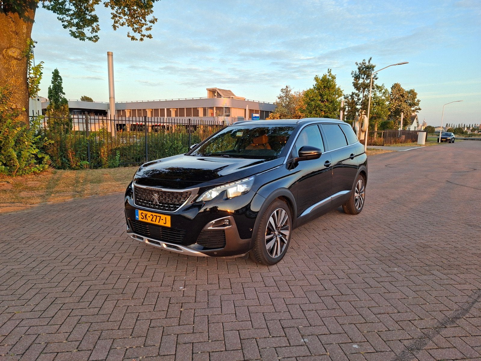 Peugeot 5008 Gt-line 130pk 7 persoons, Auto's, Voorwielaandrijving, Lichtsensor, 1199 cc, 1290 kg