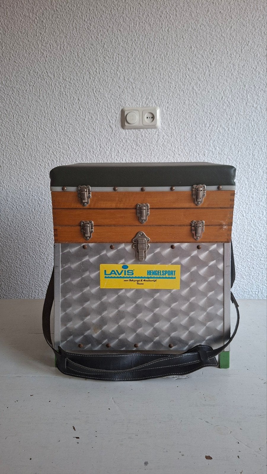 Vintage Lavis Hengelsport viskoffer met zitje, Watersport en Boten, Ophalen, Gebruikt, Koffer of Tas