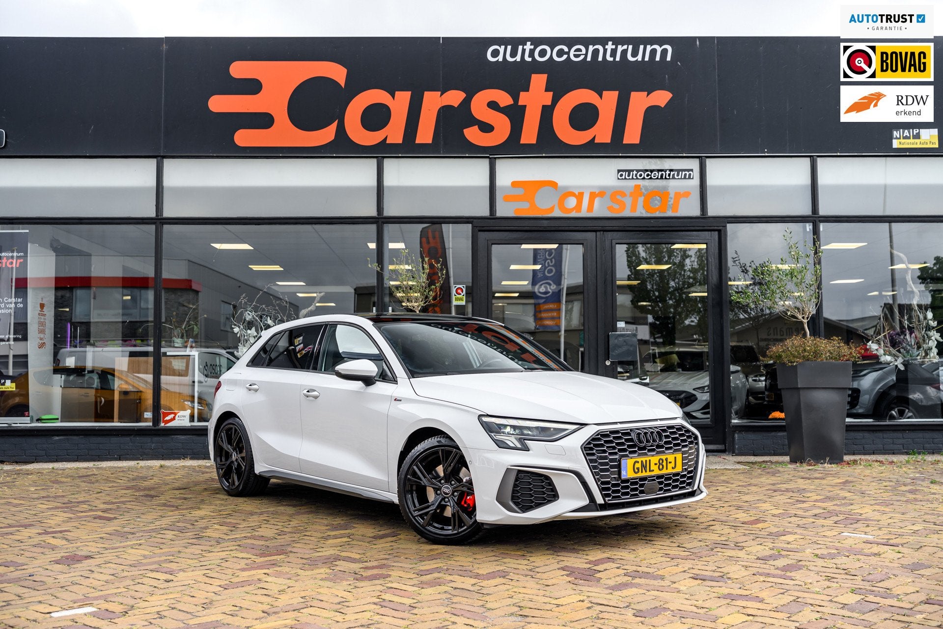 Audi A3 SPORTBACK 35 TFSI Business edition|PANO|CAMERA|S-LIN, 4 cilinders, 150 pk, Wit, Bedrijf