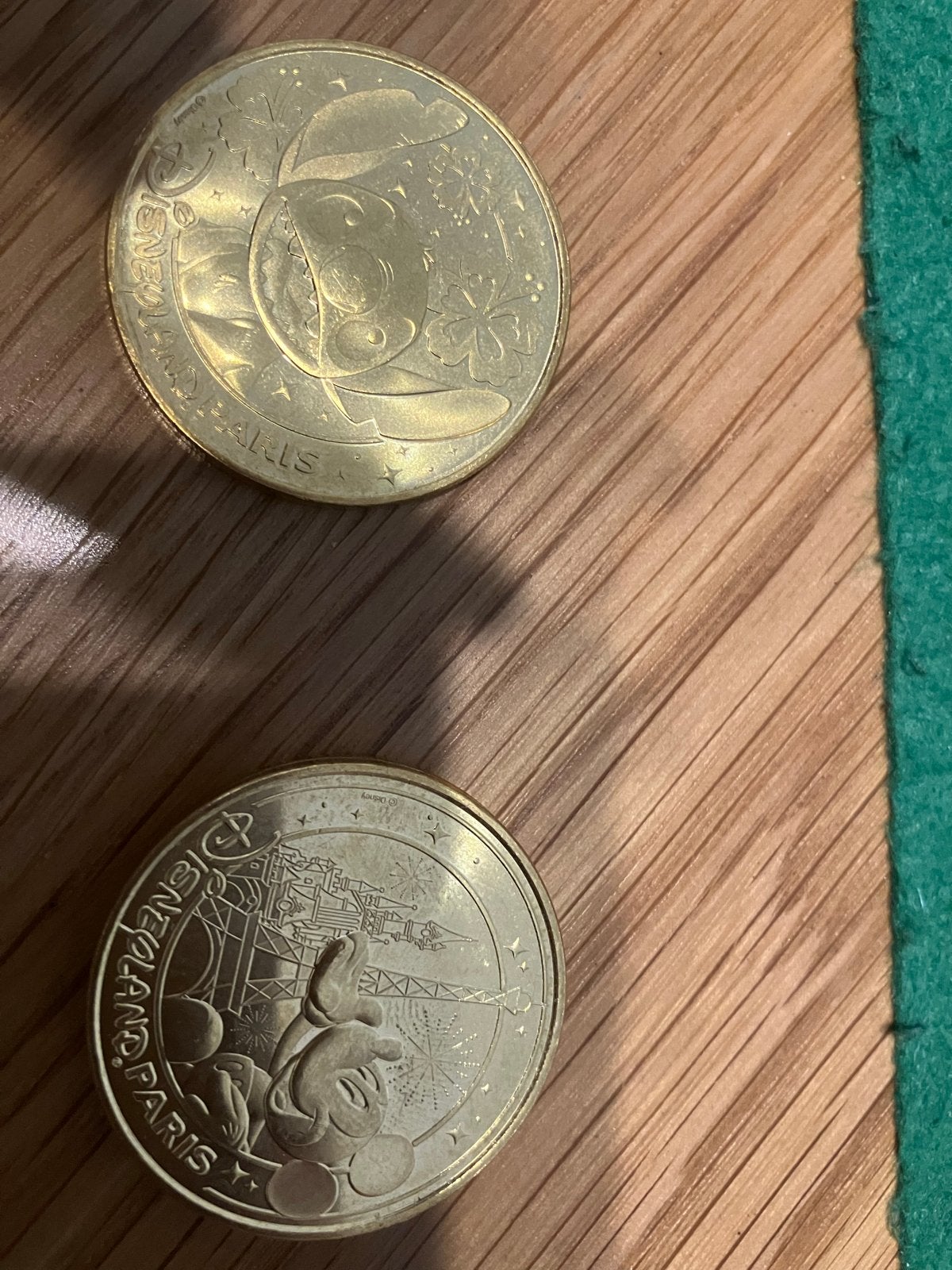 Disneyland Parijs munten - Mickey Mouse en Stitch, Ophalen of Verzenden, Frankrijk, Overige waardes, Setje