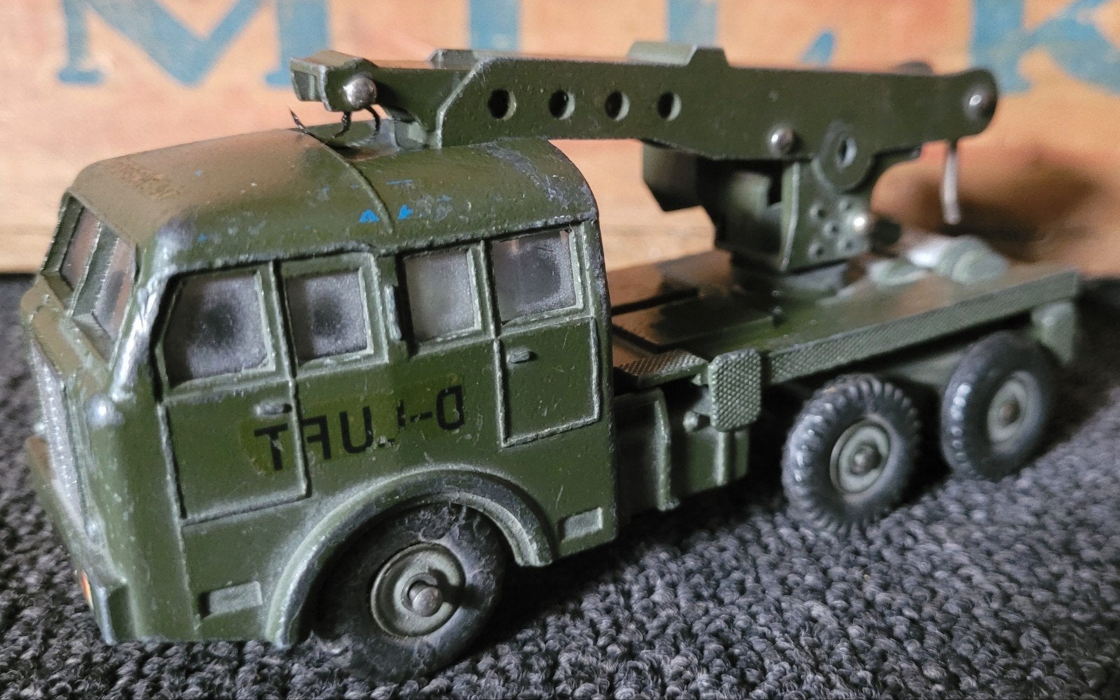 Dinky Toys Porsche 917 Leger Vrachtwagen Kraan schade model, Antiek en Kunst, Antiek | Speelgoed, Ophalen of Verzenden