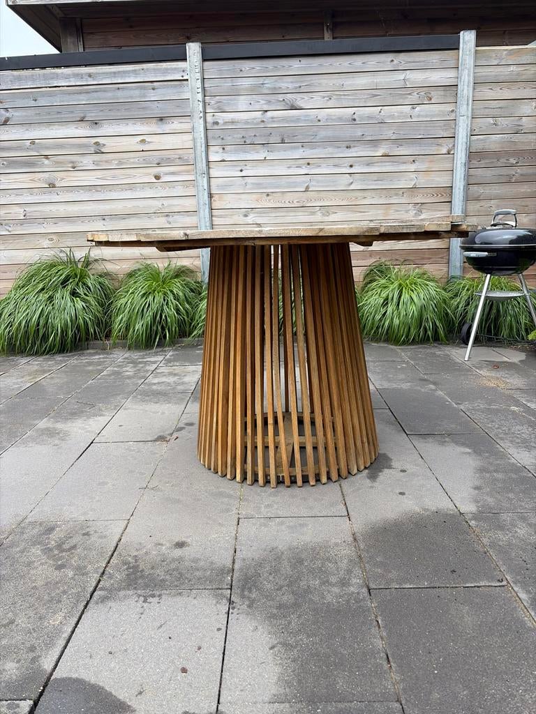 Houten eettafel buiten, 4-5 personen, Kwantum, Ophalen, Gebruikt, Rond, Hout