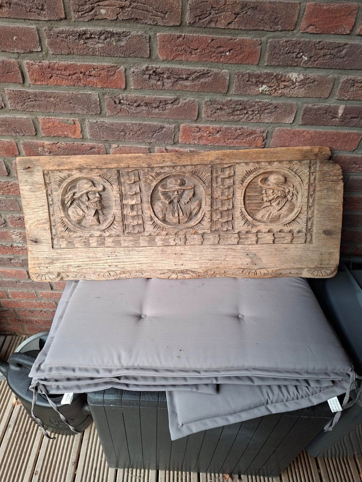 Antiek Houten Wandpaneel met Gesneden Gezichten, Antiek en Kunst, Ophalen