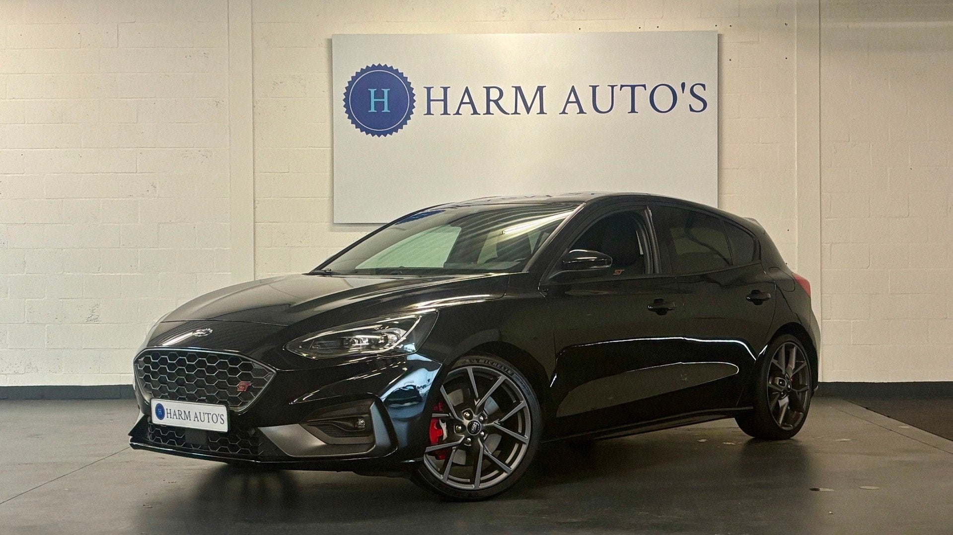 Ford Focus 2.3 EcoBoost ST-3 280pk Navi / LED / CAM / B&O /, Gebruikt, Zwart, 4 cilinders, Origineel Nederlands