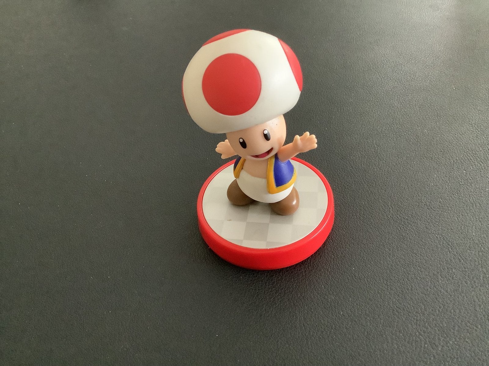 Amiibo super mario Toad, 3 spelers of meer, Ophalen of Verzenden, Zo goed als nieuw, Vanaf 3 jaar