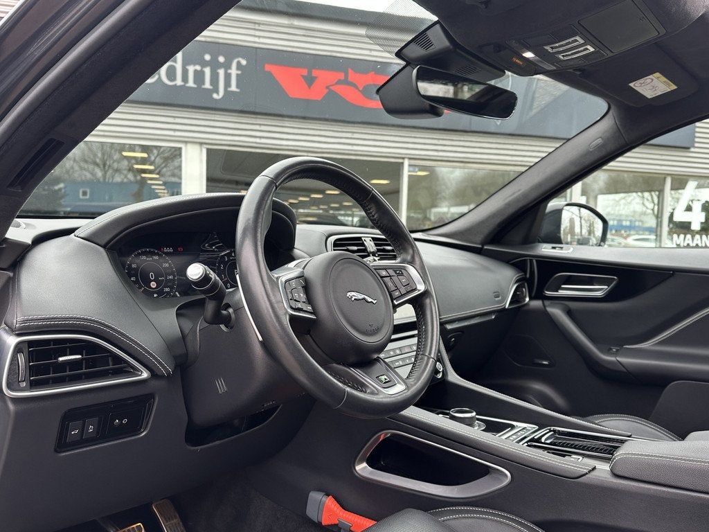 Jaguar F-Pace 2.0t AWD R-Sport | Panodak | Leder | Achteruit, Auto's, Jaguar, Gebruikt, Euro 6, 4 cilinders, 252 pk