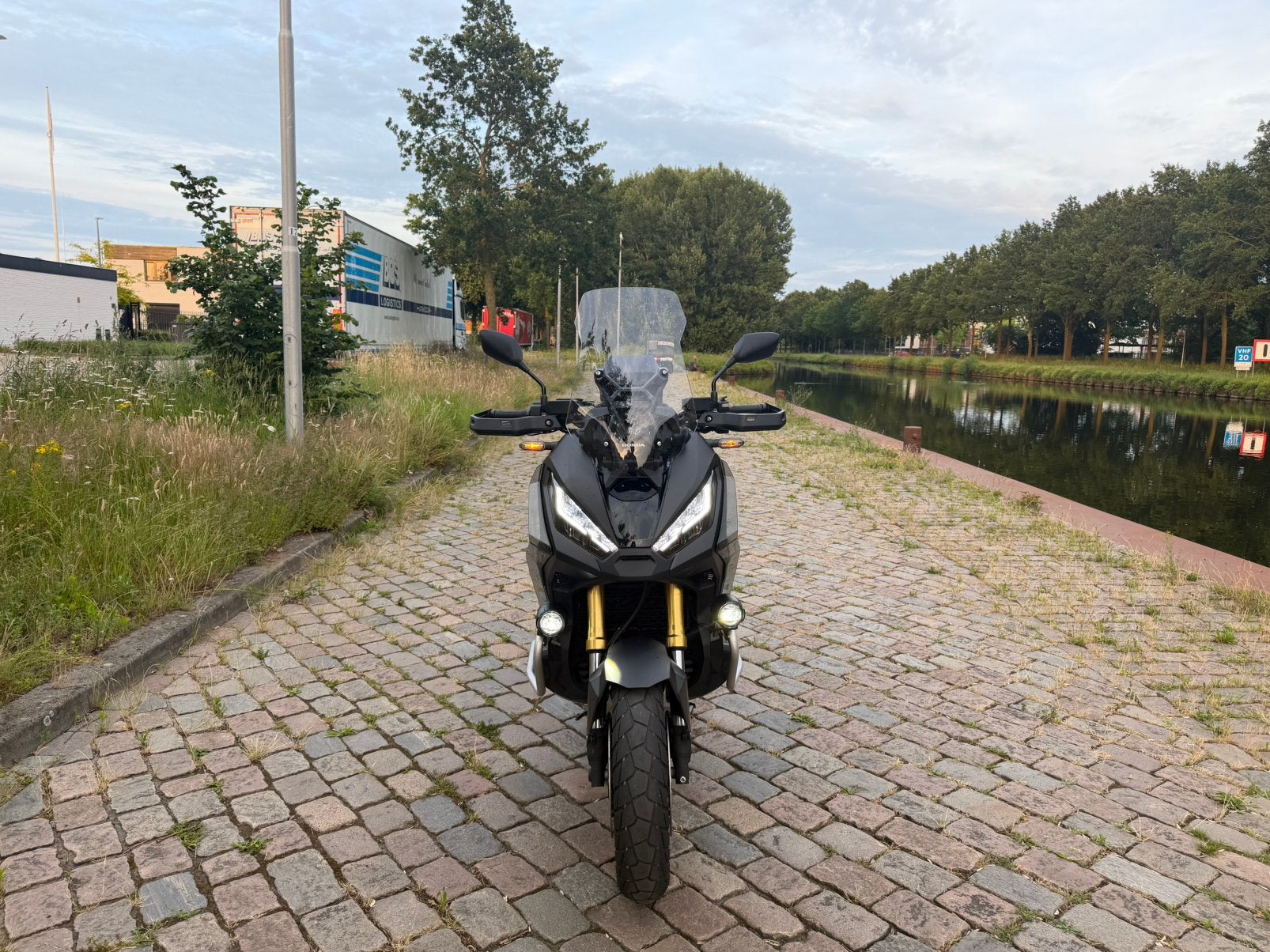 HONDA X ADV 750 2023, Motoren, Motoren | Honda, 750 cc, Scooter, 4 cilinders, Motorrijbewijs A