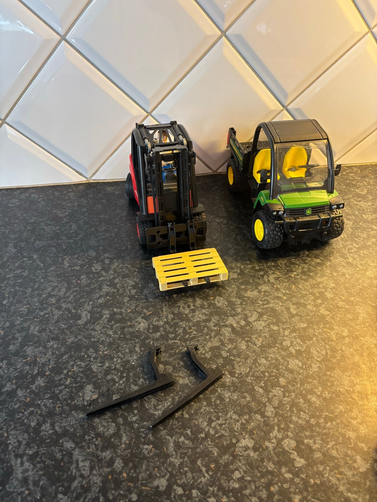 Bruder XUV en Heftruck met Pallets en Kratten, Ophalen of Verzenden, Gebruikt
