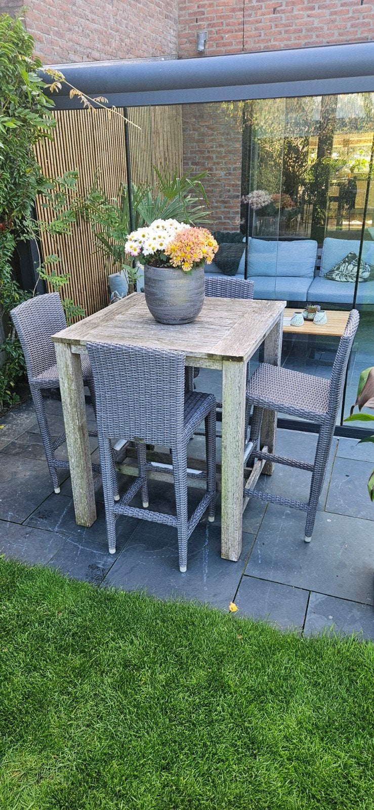 Houten bartafel met 4 wicker barkrukken, Ophalen, 4 zitplaatsen, Gebruikt, Tuinset