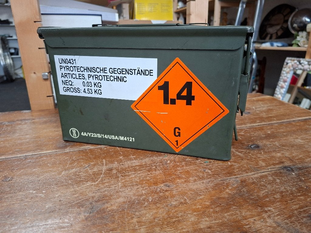 schitterende metaslen goede nette munitie kist, Verzamelen, Militaria | Algemeen, Ophalen of Verzenden, Landmacht, Nederland, Kist of Geocache