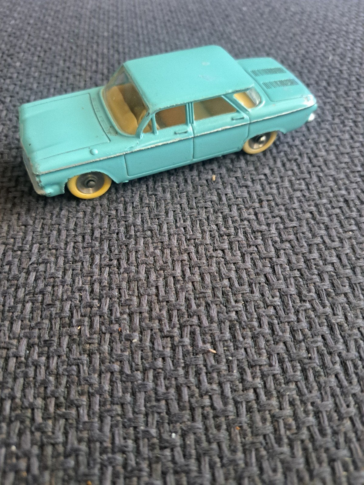Dinky toys meccano france model chevrolet corvair, Hobby en Vrije tijd, Modelauto's | 1:43, France, Gebruikt, Auto, Dinky Toys