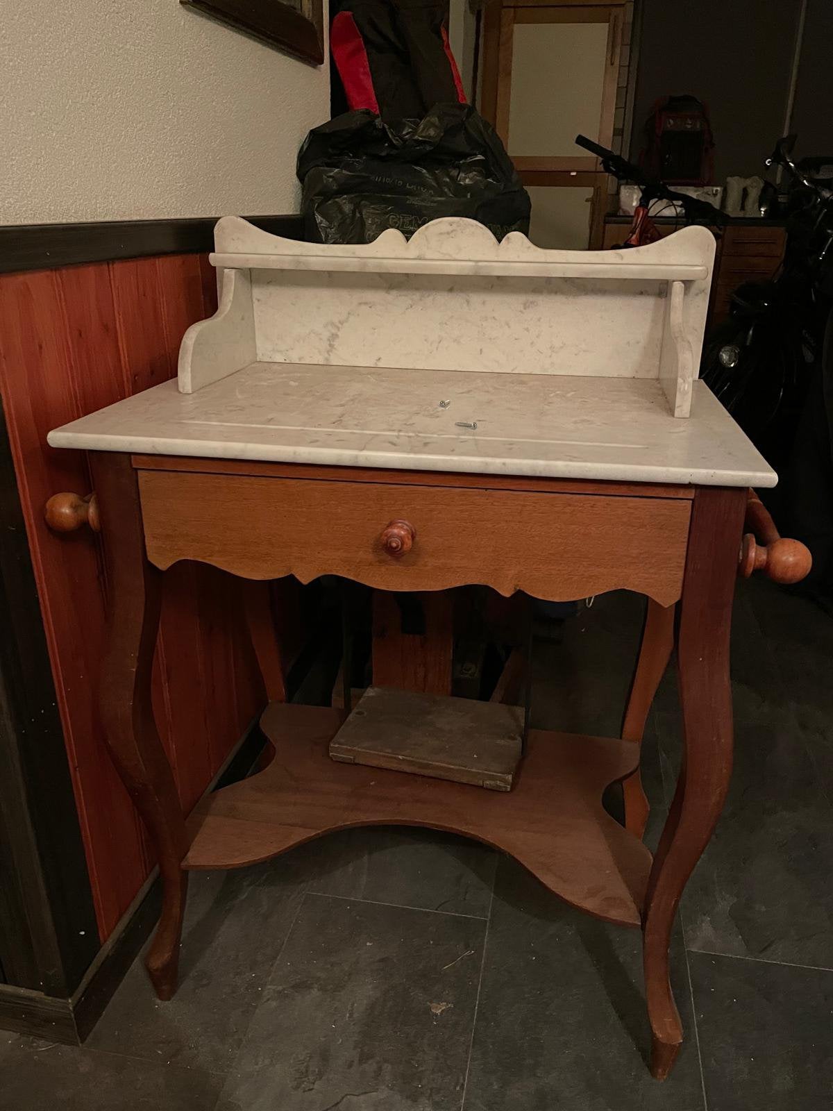 Kaptafel met marmer blad, Ophalen
