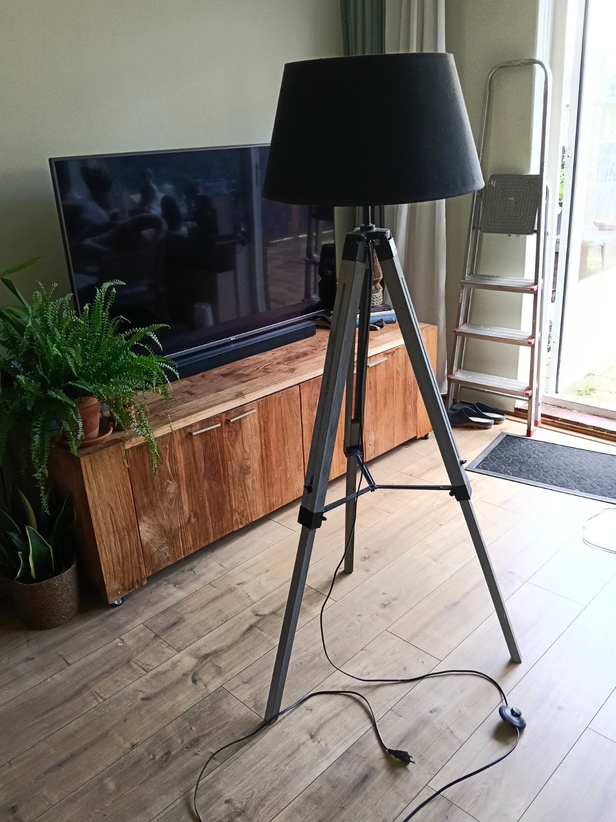 Staande lamp met houten poten - Industriële look, Ophalen, Gebruikt, 100 tot 150 cm, E27 (groot)