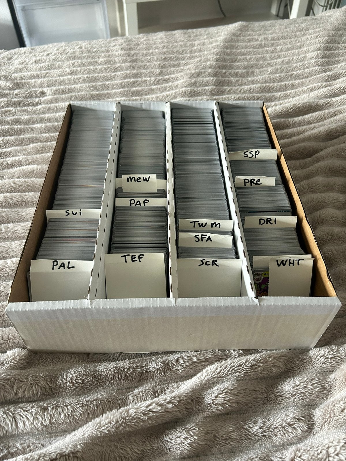 Grote bak gesorteerde Pokémon kaarten - Scarlet & Violet, Ophalen, Zo goed als nieuw, Meerdere kaarten, Foil