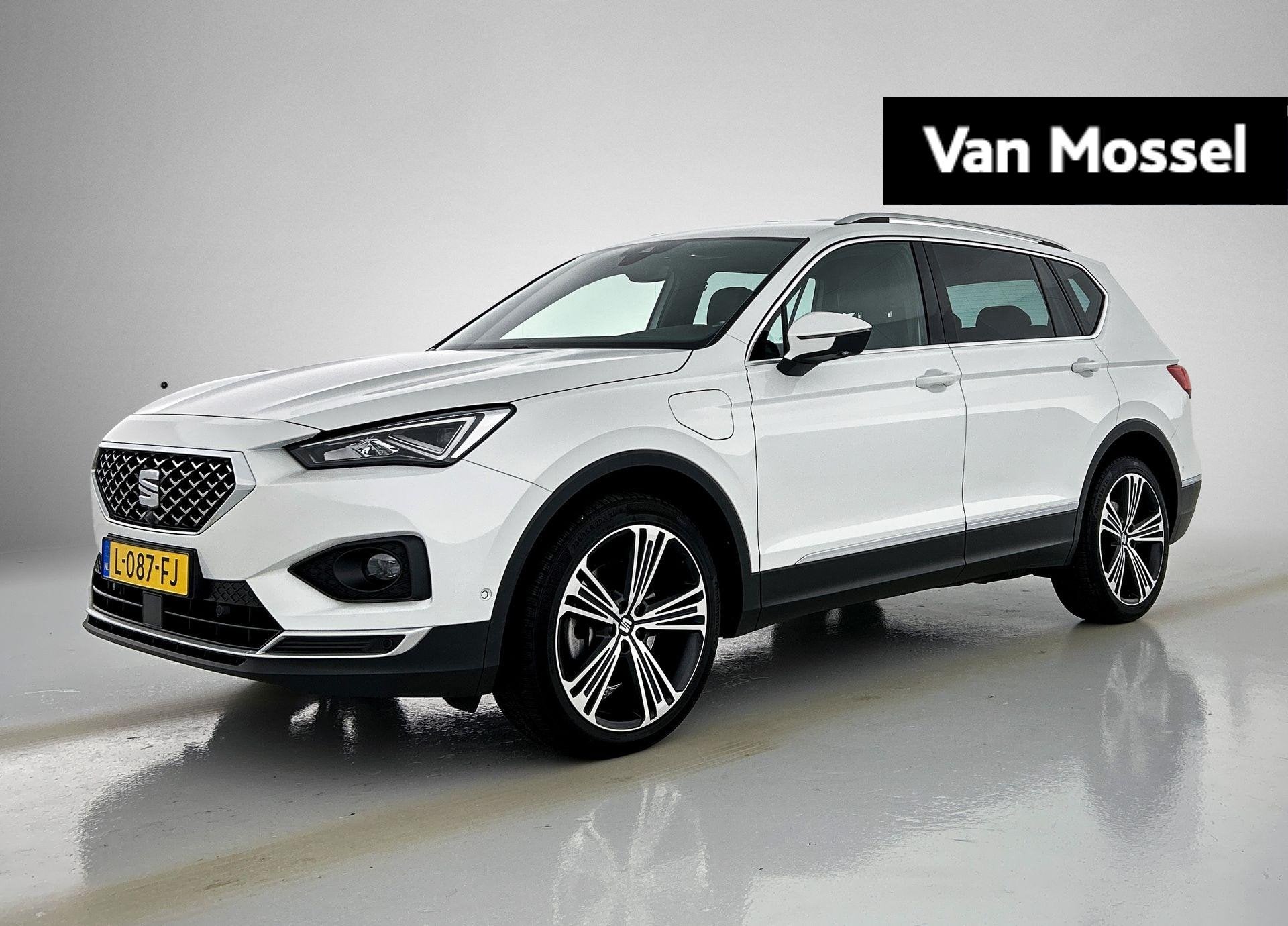 SEAT Tarraco 1.4 TSI e-Hybrid PHEV Xcellence 245 PK | Automa, 12 maanden, 4 cilinders, Alcantara, Wit