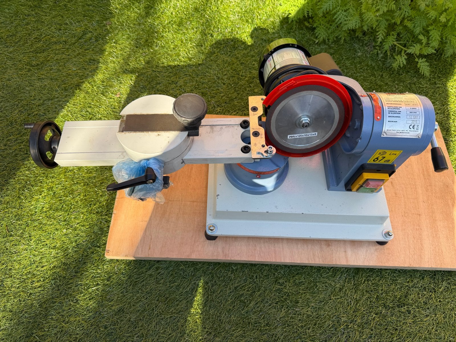 HBM Zaagblad Slijpmachine - Nieuw Model, Ophalen, Zo goed als nieuw, Minder dan 700 watt, Overige typen