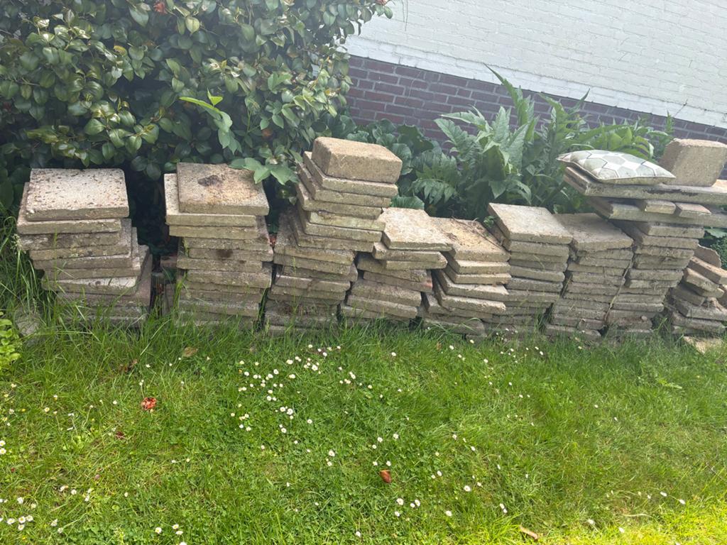 Bandjes en stoeptegels - Diverse maten en materialen, Ophalen, Gebruikt, 10 m² of meer, Beton