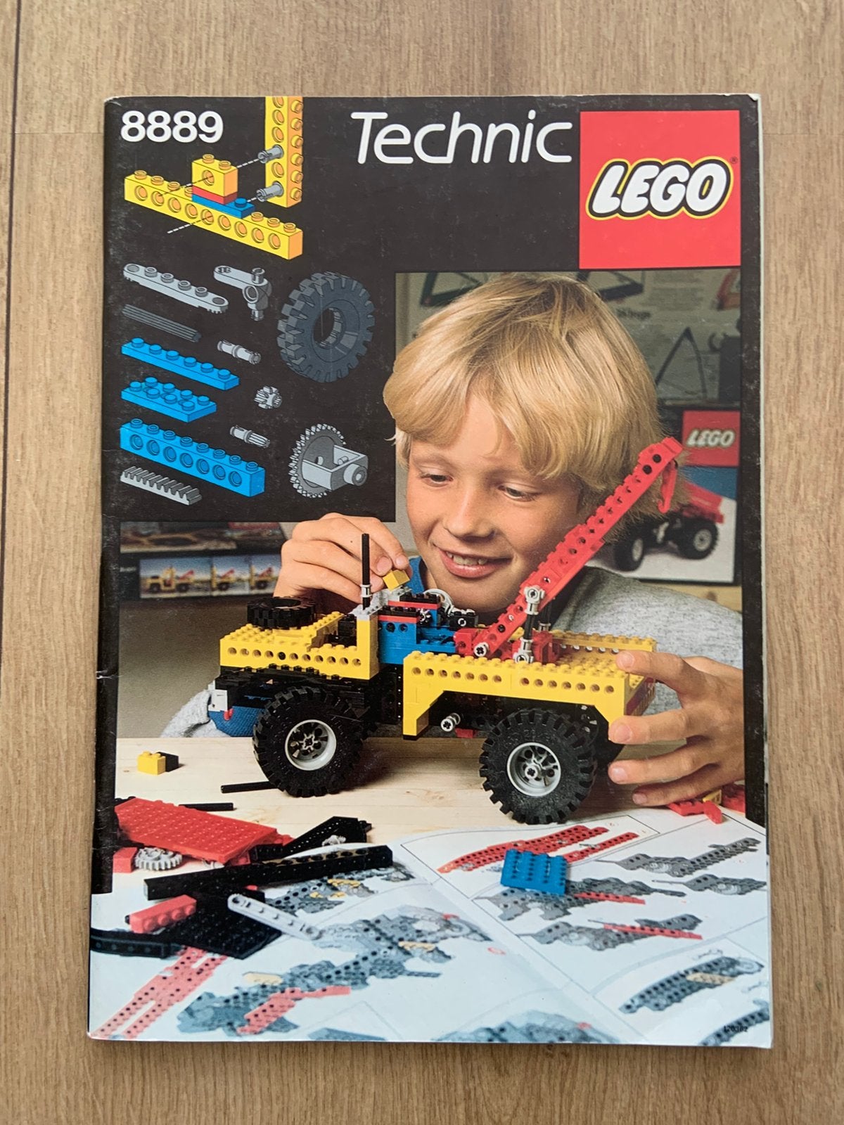 Bouwboek technisch technic lego 8889, Ophalen of Verzenden, Zo goed als nieuw