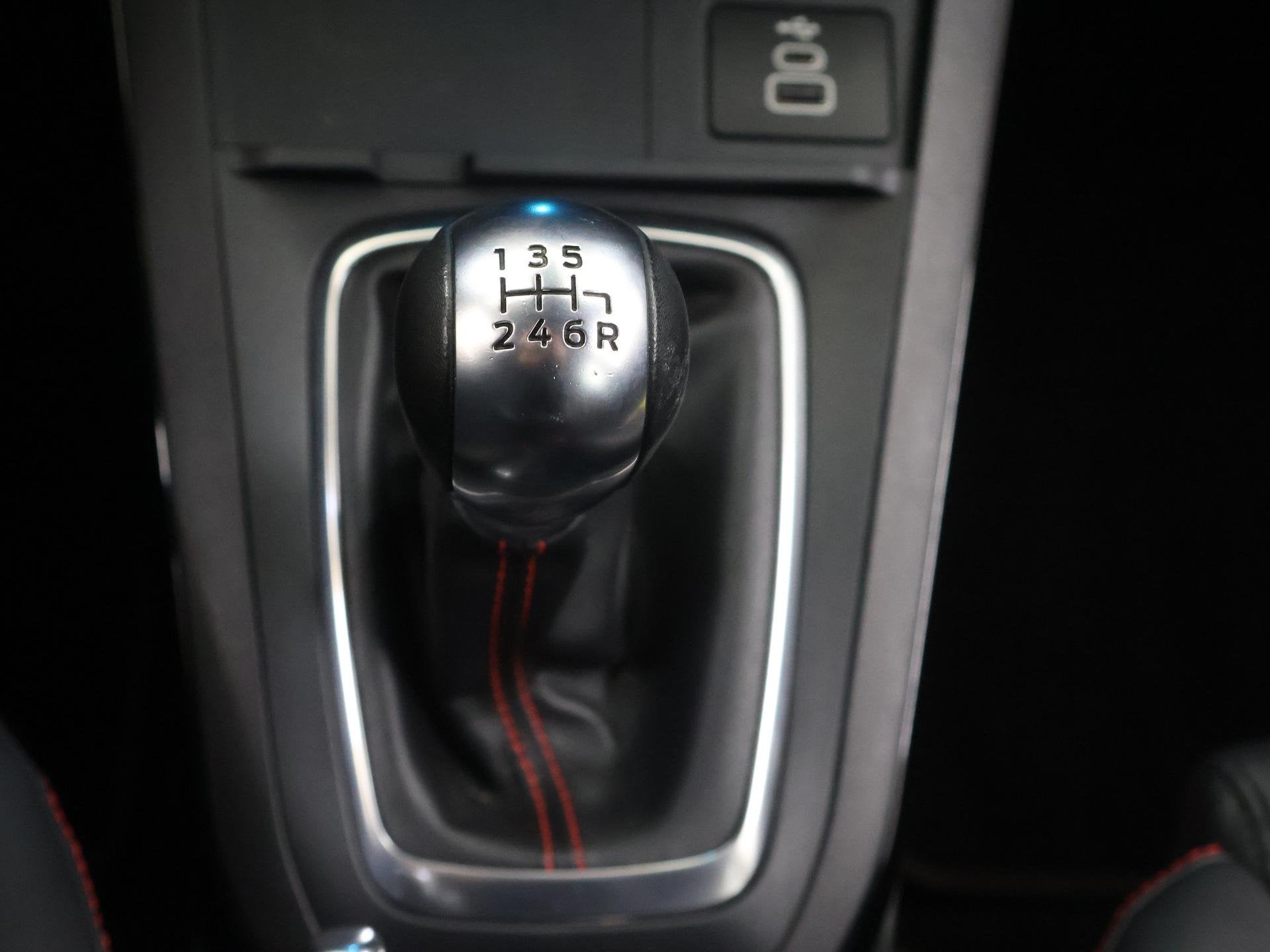 Foto 24 van Ford Puma 1.0 EcoBoost Hybrid ST-Line X | Trekhaak | Winterp