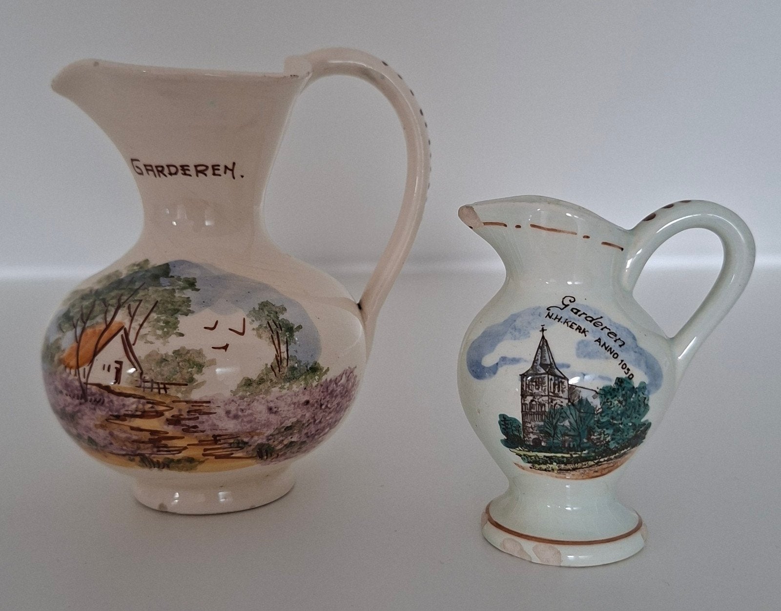 Set van 2 vintage souvenir vaasjes uit Garderen, Ophalen of Verzenden