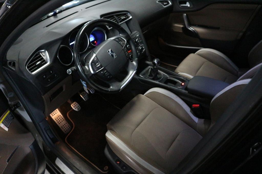Citroen DS4 1.6 VTi So Chic / MASSAGE / NAP / BROWN ! ! !, Euro 5, Gebruikt, 4 cilinders, Bruin