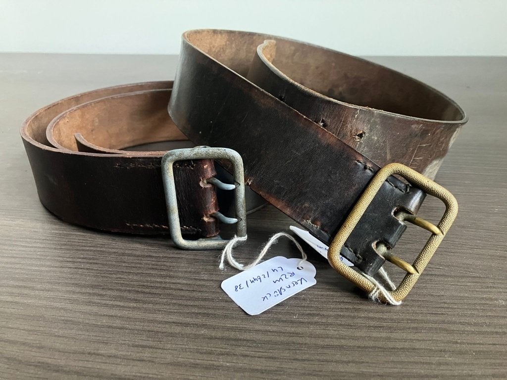 2 Duitse bruine klauwriemen RZM, Verzamelen, Militaria | Tweede Wereldoorlog, Ophalen, Overige soorten, Duitsland, Kleding of Schoenen