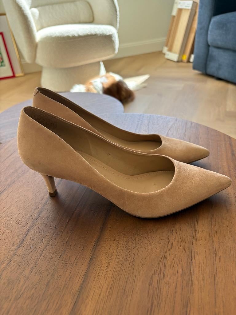 Leather Stiletto Pump - Size 37 (Brand Arezzo), Kleding | Dames, Schoenen, Ophalen, Nieuw, Beige, Pumps