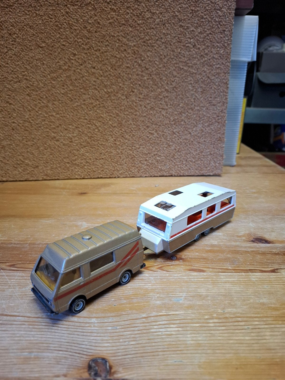 Siku VW LT met caravan, Ophalen of Verzenden, Gebruikt, Auto, SIKU