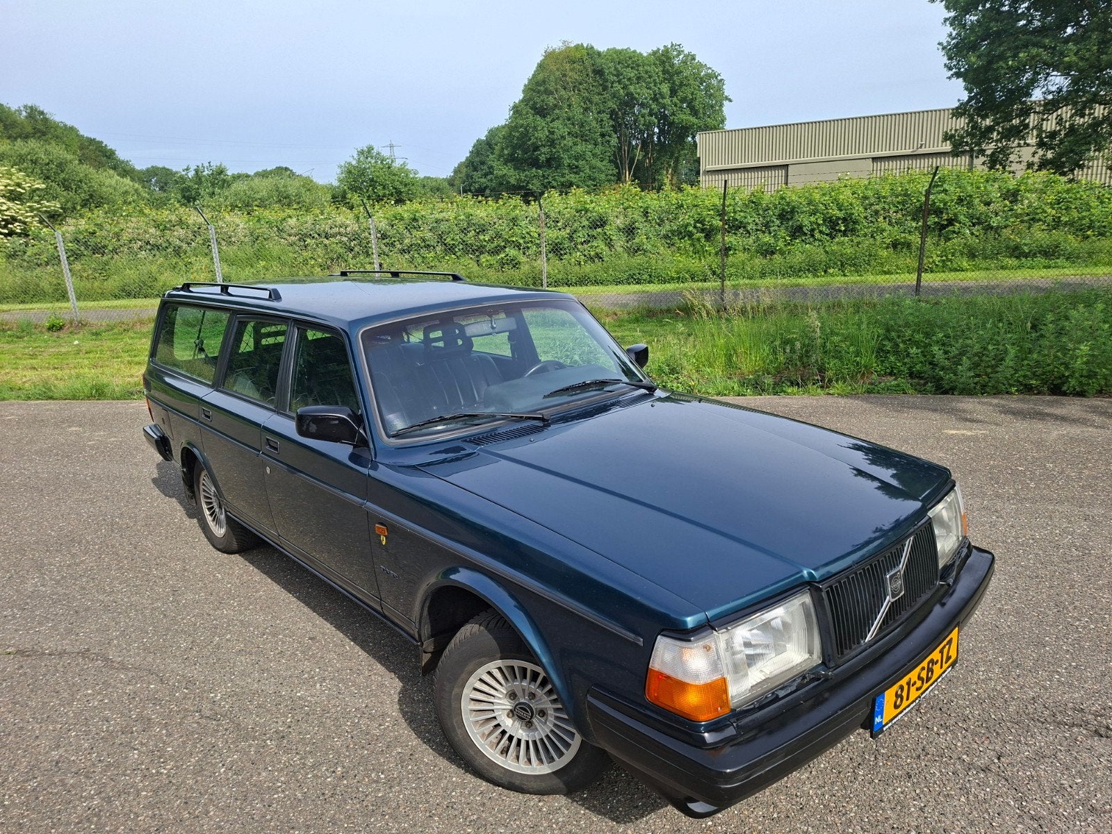 Volvo 240 SUPER POLAR / LEDER/AIRCO/4 x Electr. ramen !!, Auto's, Volvo, 662 kg, Achterwielaandrijving, Zwart, 4 cilinders