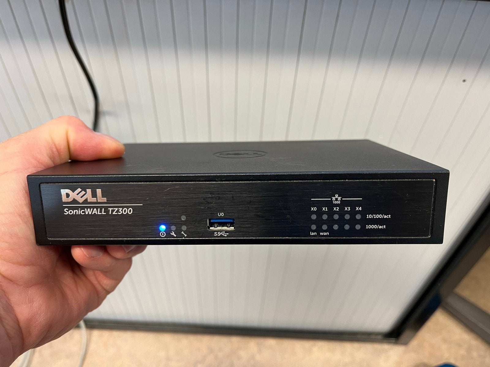 Dell SonicWALL TZ300 Firewall - Beveilig uw netwerk, Ophalen of Verzenden, Gebruikt, Router