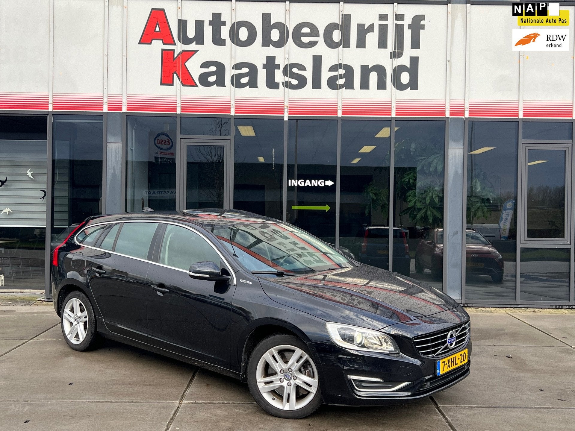 Volvo V60 2.4 D6 AWD Plug-In Hybrid Summum - Leder - Open Da, Auto's, Automaat, Zwart, Zwart, Vierwielaandrijving
