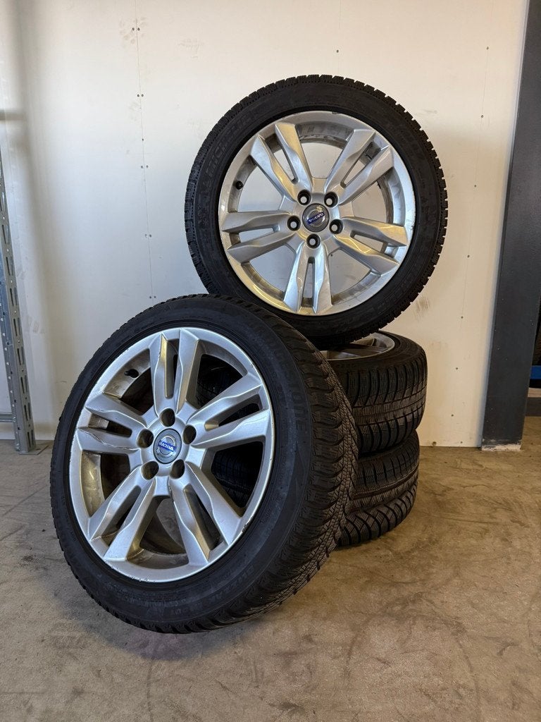 17'' Njord - V60 - 2x Bridst Blizzak / 2x Mich Alpine - 235/, Auto-onderdelen, Banden en Velgen