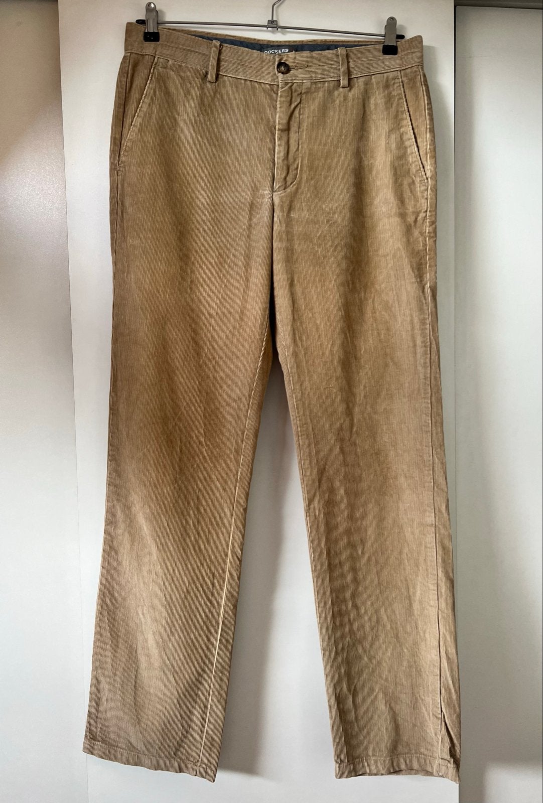 Dockers D1 ribbroek - Beige corduroy broek, Ophalen of Verzenden, Zo goed als nieuw, Overige maten, Beige