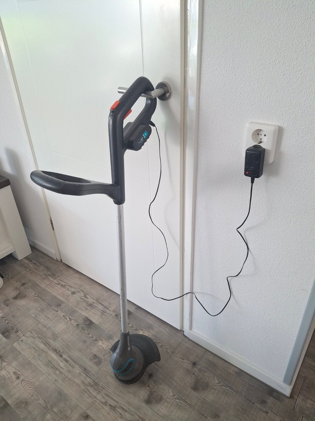Gardena Accu Grastrimmer - kantenmaaier, Accu 15 min, Ophalen, Gebruikt, Accu, Gardena