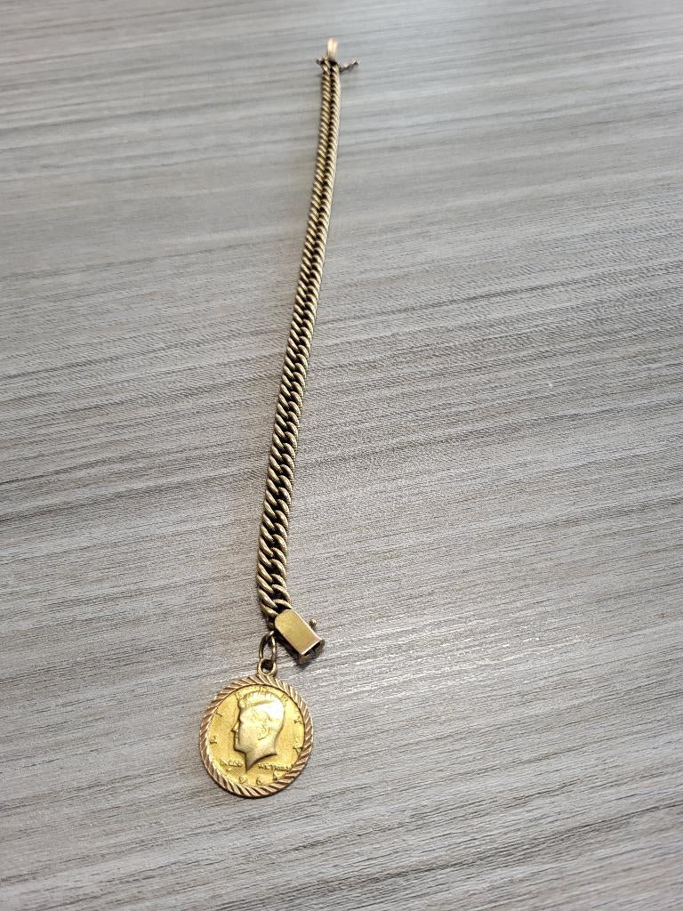 Kennedy munt 1964 aan armband., Postzegels en Munten, Munten | Nederland, Losse munt, Overige waardes, Vóór koninkrijk, Zilver
