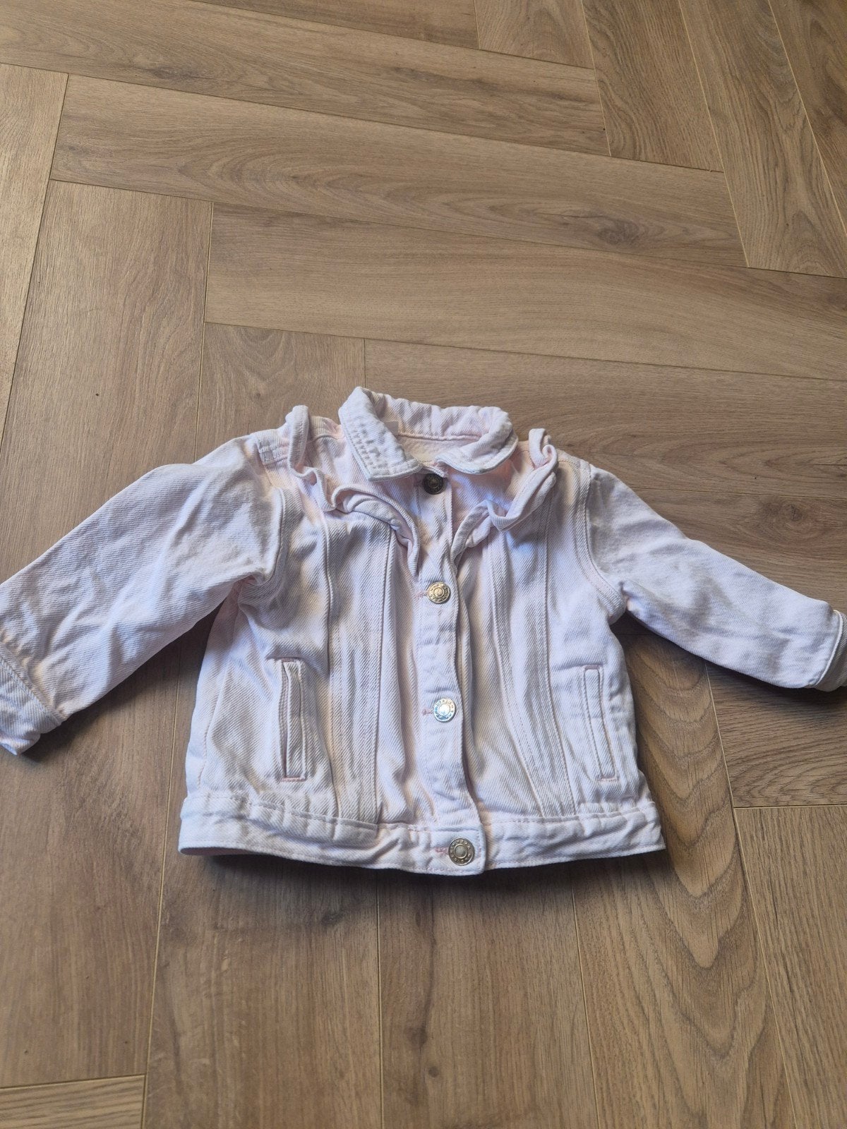 mango spijkerjasje maat 86, Kinderen en Baby's, Babykleding | Maat 86, Meisje, Mango, Ophalen of Verzenden, Zo goed als nieuw