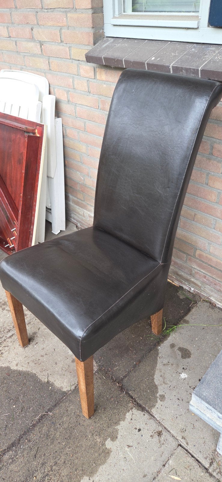 Zwart nepleren eetkamerstoel met houten poten, Ophalen, Gebruikt, Bruin, Leer